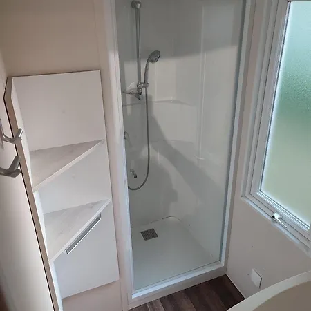 Camping Mobil-home 6 Personnes Avec Tv Et Clim N' B025 *